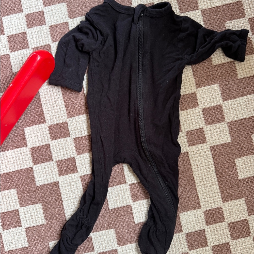 Kyte Black zipper footed onesie newborn